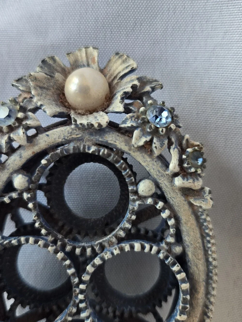 Vintage Florenza Filigree Footed Lipstick Holder 4 Slot